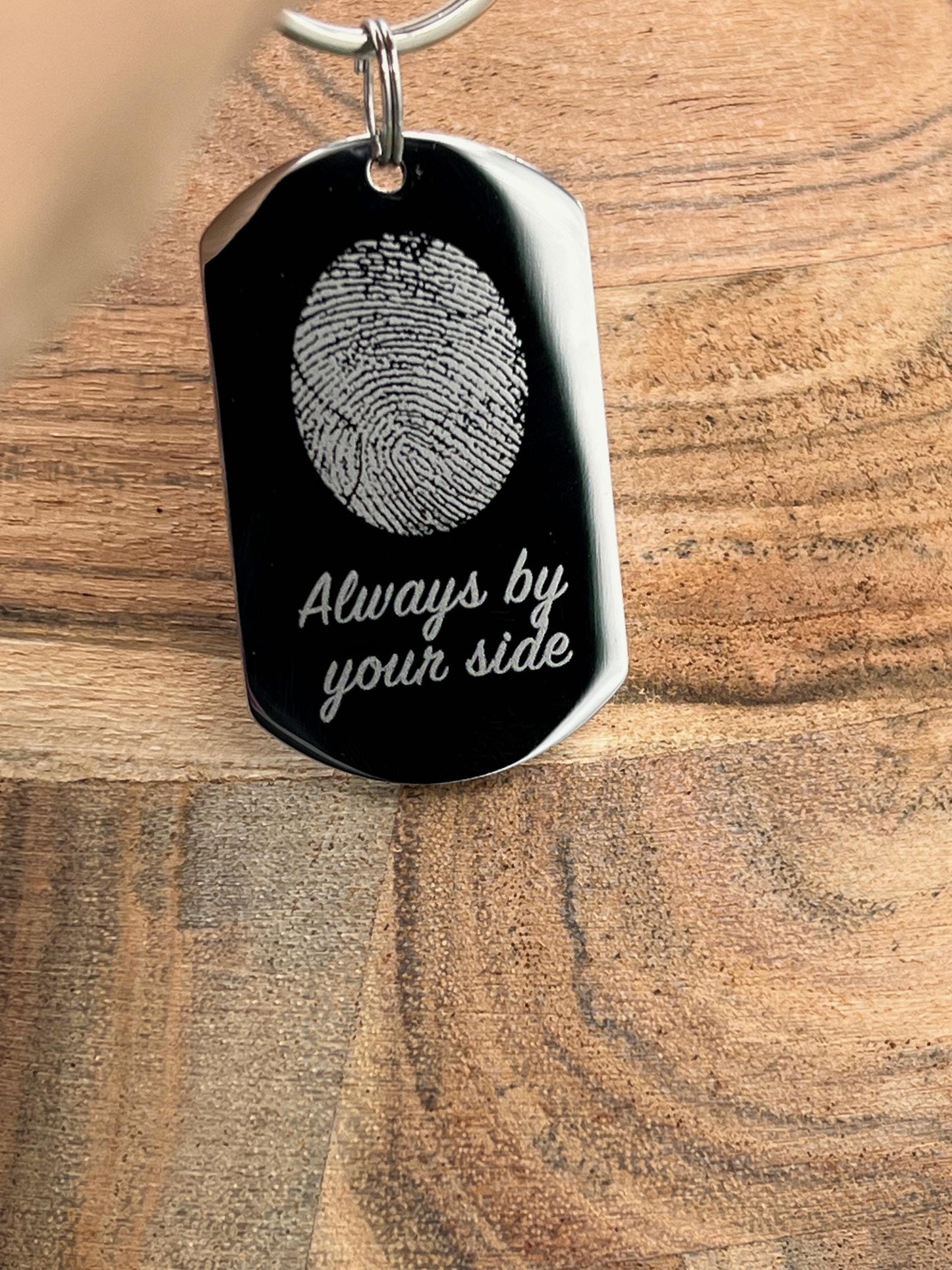Engraved Fingerprint Dog Tag Keychain – Personalized Memorial Keepsake for Dad, Mom, Family